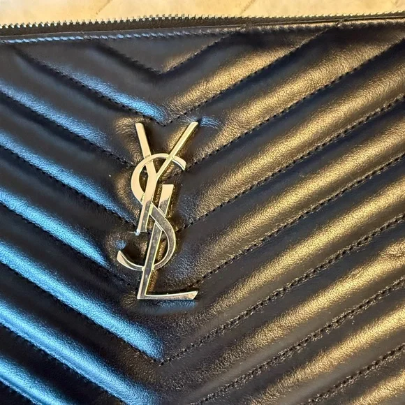 VGC/Excellent Yves Saint Laurent Black Chevron Clutch! COA included! - Picture 5 of 16